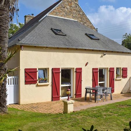 Nice home in Lzardrieux with 3 Bedrooms&WiFi Lézardrieux Buitenkant foto