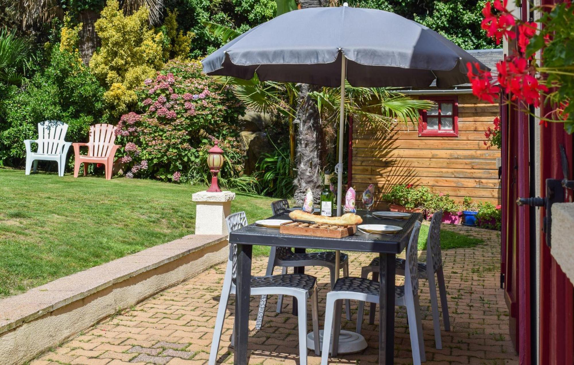Nice home in Lzardrieux with 3 Bedrooms&WiFi Lézardrieux Buitenkant foto