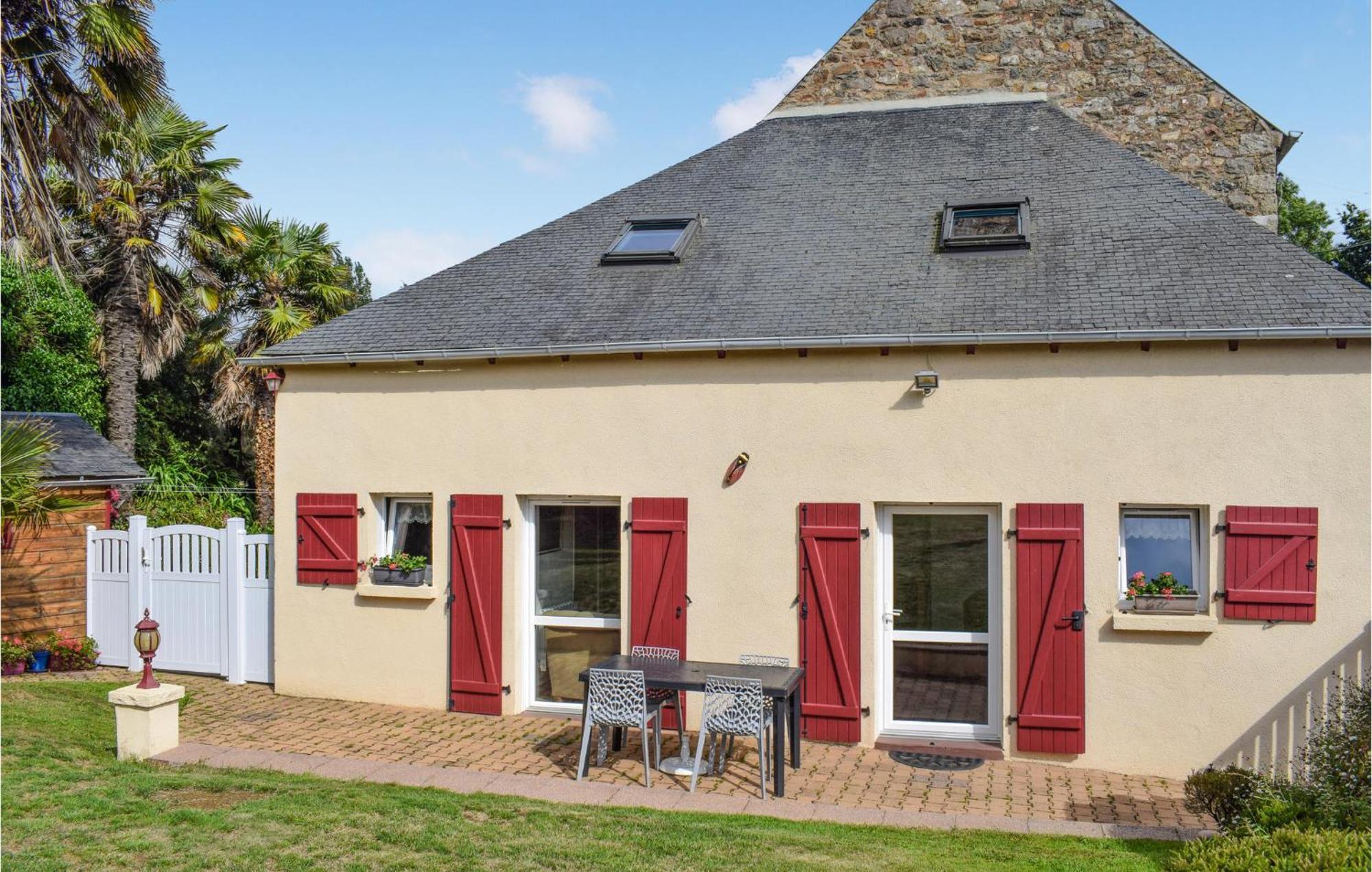 Nice home in Lzardrieux with 3 Bedrooms&WiFi Lézardrieux Buitenkant foto