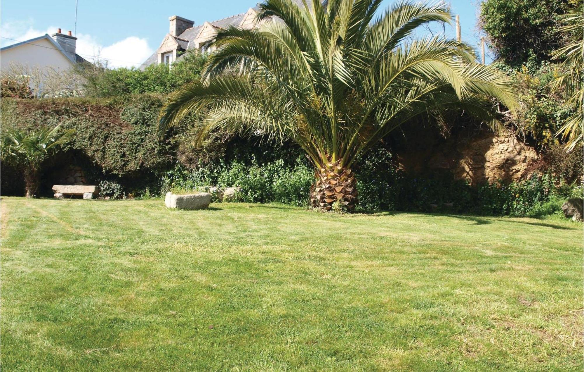 Nice home in Lzardrieux with 3 Bedrooms&WiFi Lézardrieux Buitenkant foto
