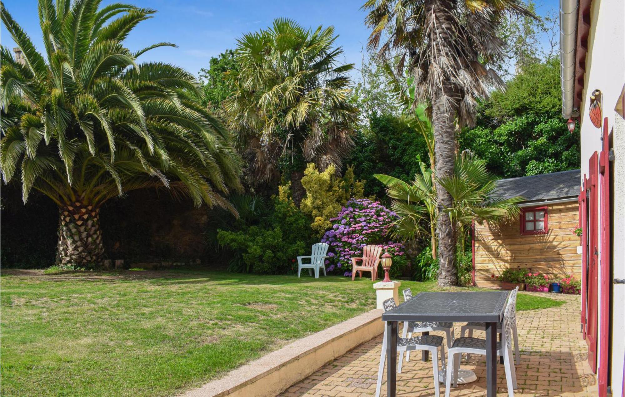 Nice home in Lzardrieux with 3 Bedrooms&WiFi Lézardrieux Buitenkant foto